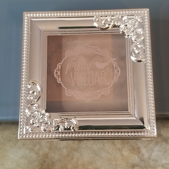 Pretty Vulger Bronzed B - Picture 2 of 3